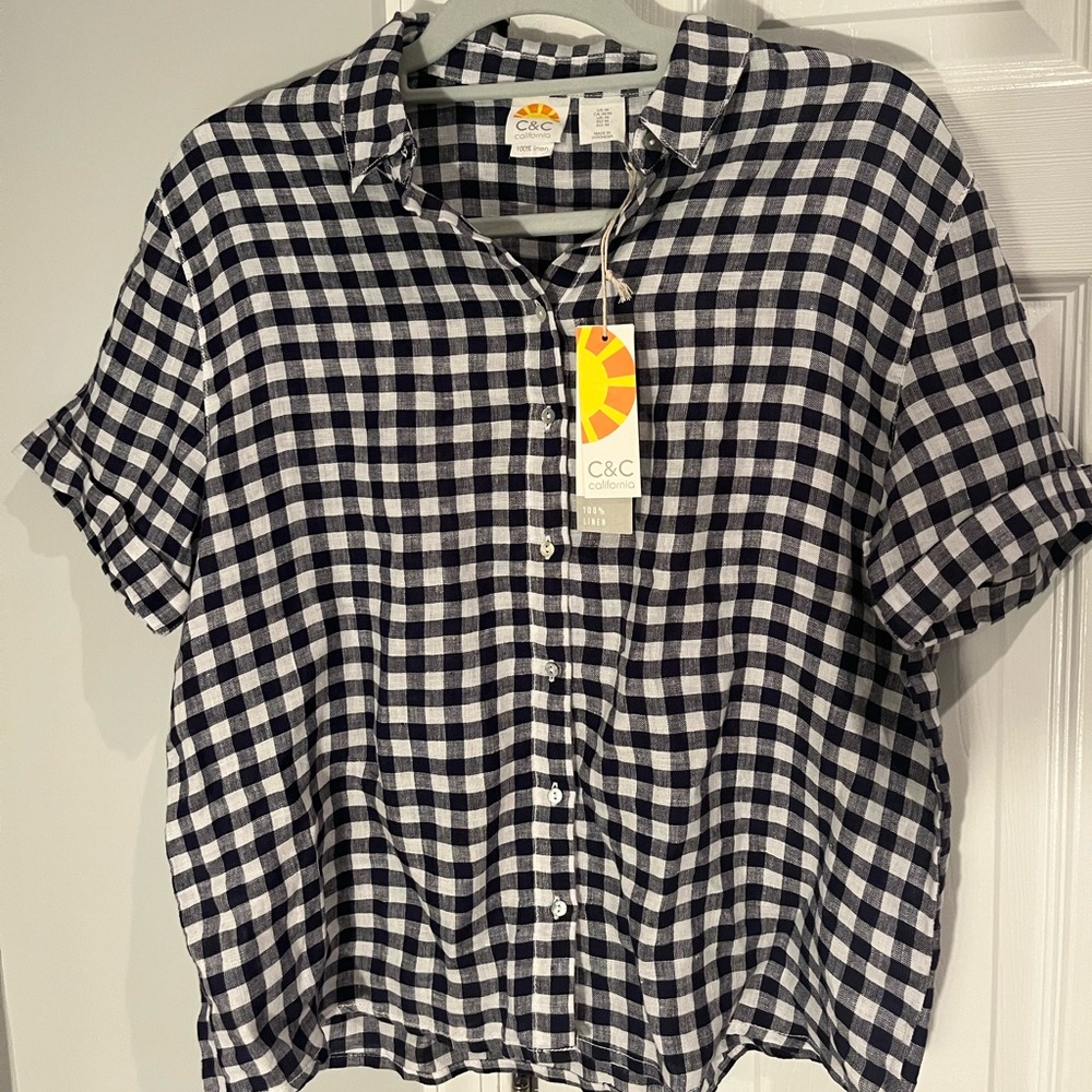NWT C&C short-sleeved navy and white women's button down in linen